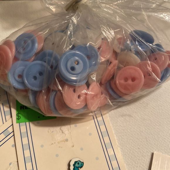 Bundle of La Mode , Daisy Kingdom and More Buttons - Picture 3 of 5